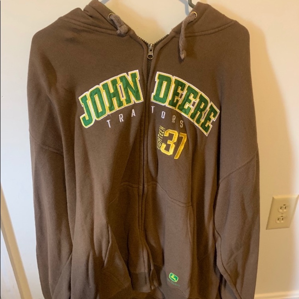 Men’s John Deer sweatshirt